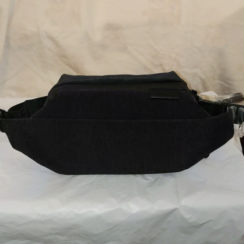 Côte&ciel Isaru S Sling bag, Charcoal Grey
